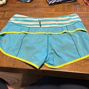 Size 6 Lululemon sea wheeze shorts